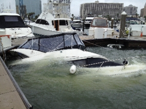 Boat sunk at Marina Jacks